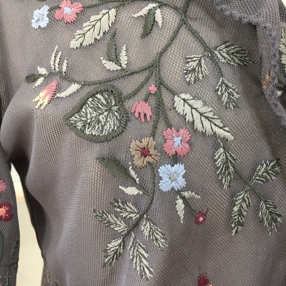 J.Jill Embroidered Floral Sheer Blouse Fluted Sleeve Top XS - Picture 11 of 15